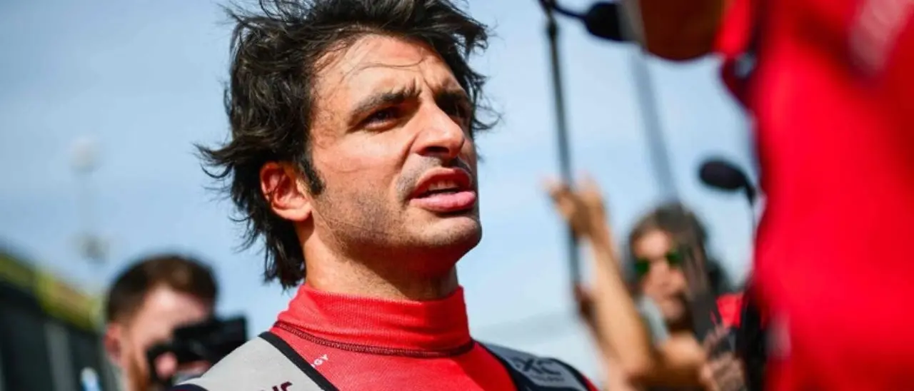 Formula uno, l’appendicite ferma il ferrarista Sainz: al suo posto in Arabia correrà Bearman