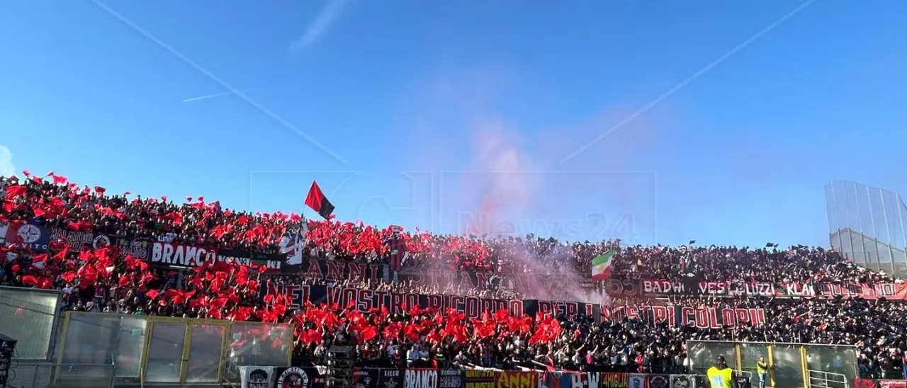 Derby Cosenza-Catanzaro, emessi 9 Daspo nei confronti di tifosi rossoblù