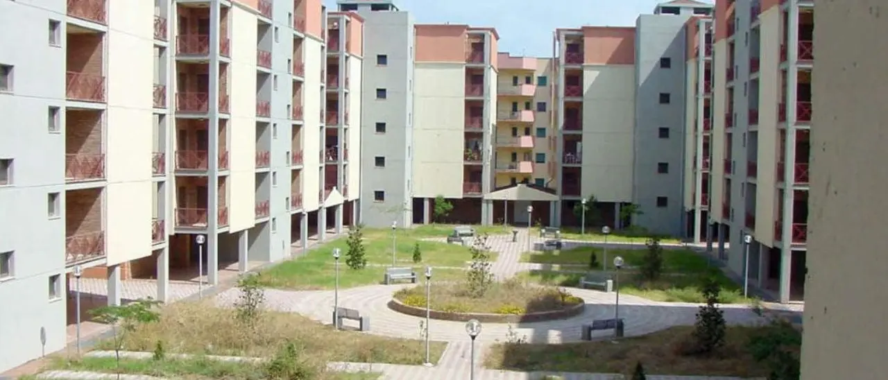 Case popolari in mano alla ’ndrangheta a Reggio, avviso di conclusione indagini per 56 persone