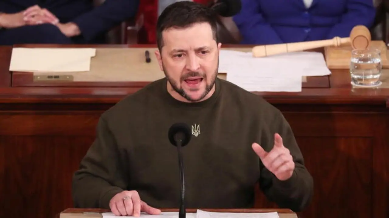 Zelensky dopo le parole di Papa Francesco: «Mediazione virtuale a 2500 km da Kiev non serve»