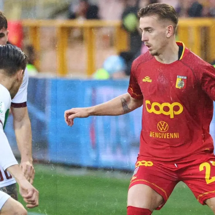 Catanzaro-Reggiana, passo falso casalingo delle Aquile: un’autorete di Fulignati decide il match. Finale 0-1
