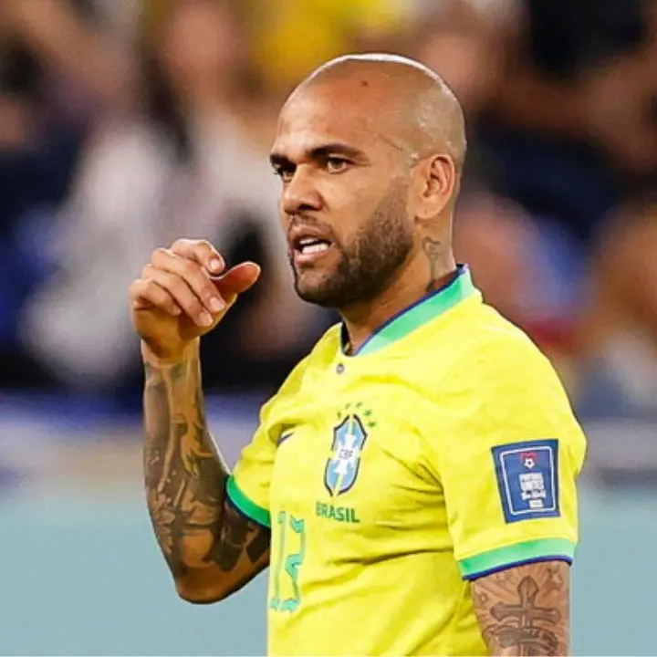 Dani Alves, il fratello nega la notizia del suicidio in carcere: «Cattiverie»