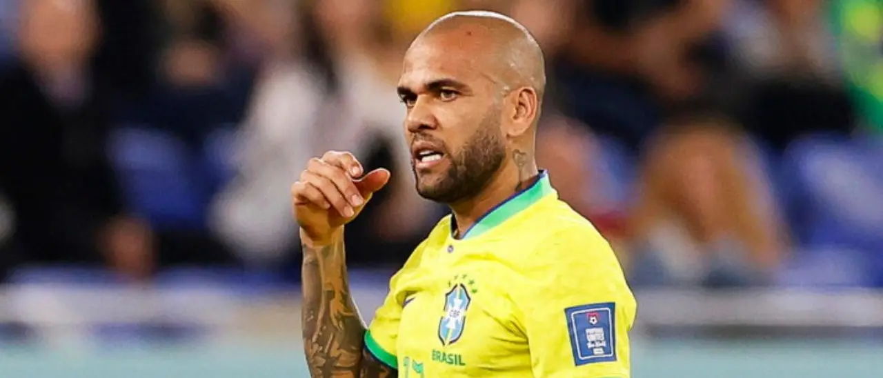 Dani Alves, il fratello nega la notizia del suicidio in carcere: «Cattiverie»