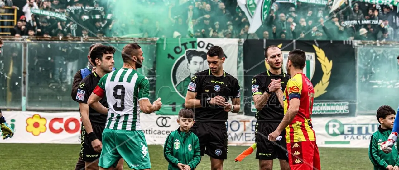 Eccellenza, l’atteso derby tra Vigor Lamezia e Sambiase termina con un pari a reti inviolate