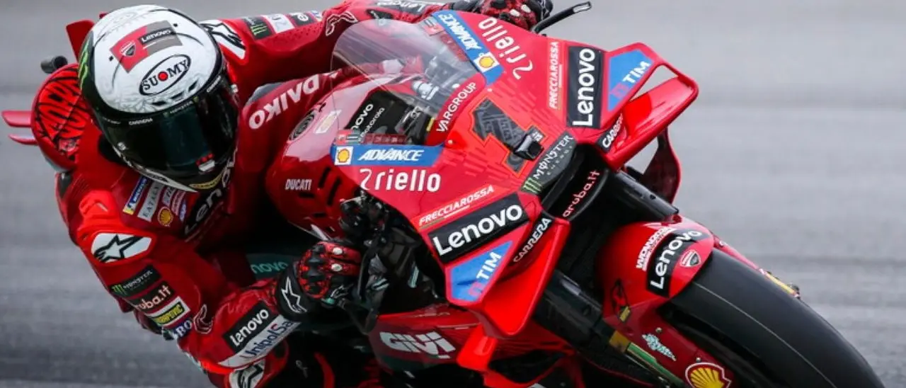 Motogp, Bagnaia primo sigillo in Qatar: vince davanti a Binder e Martin