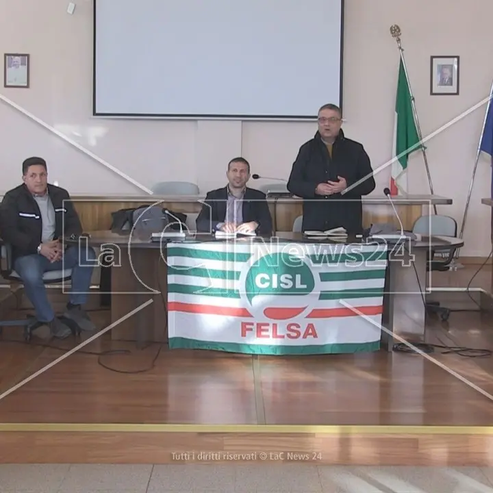 Tirocinanti Calabria, un emendamento di Fi apre nuovi spiragli ma le risorse non ci sono: l’allarme dei sindacati