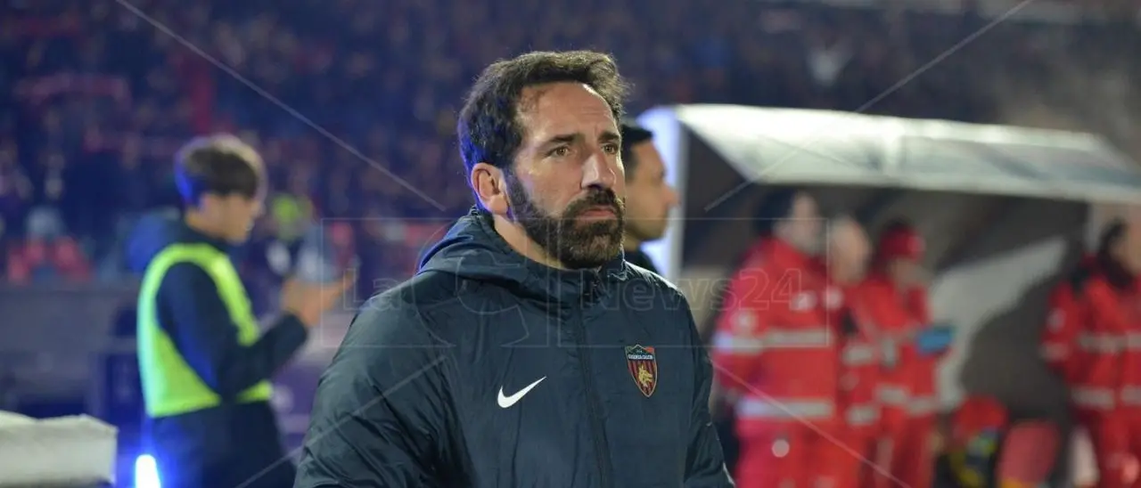 Cosenza calcio, Caserta esonerato: fatali le due sconfitte nei derby con il Catanzaro