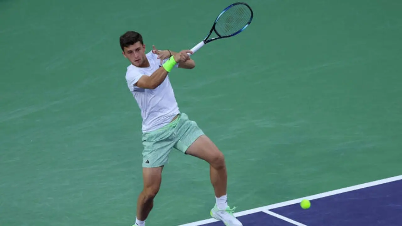 Tennis, l’italiano Nardi a Indian Wells batte il numero 1 Djokovic e accede agli ottavi: «È un miracolo»