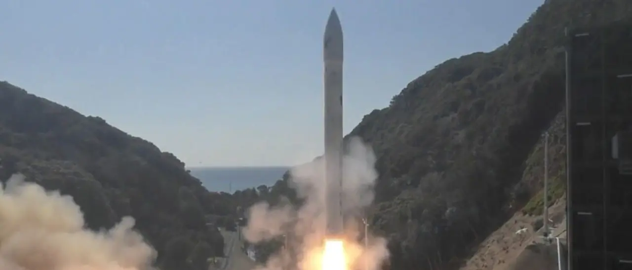 Giappone, un razzo di una compagnia privata esplode in volo dopo il lancio