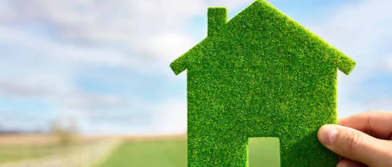 Via libera del Parlamento Ue alla direttiva sulle case green: dalle caldaie ai pannelli solari, cosa cambia