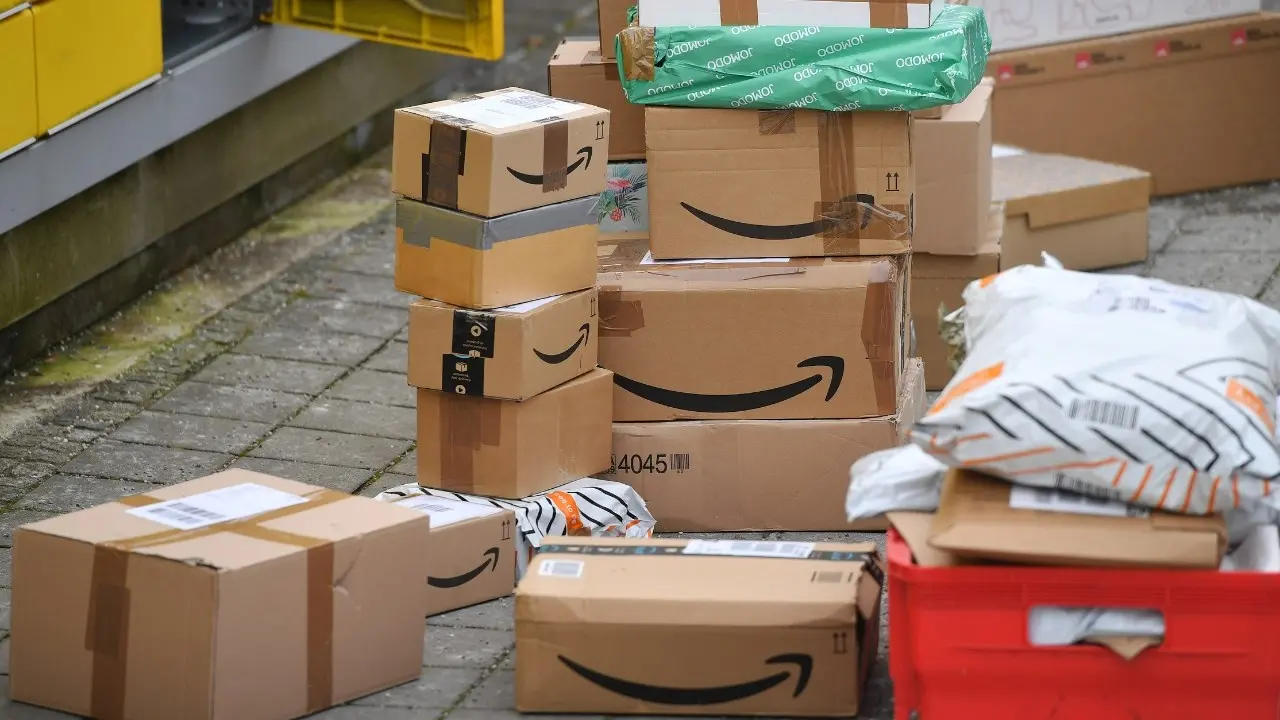 Amazon, è finita la pacchia del reso facile: dal 26 aprile solo 14 giorni per restituire quanto acquistato