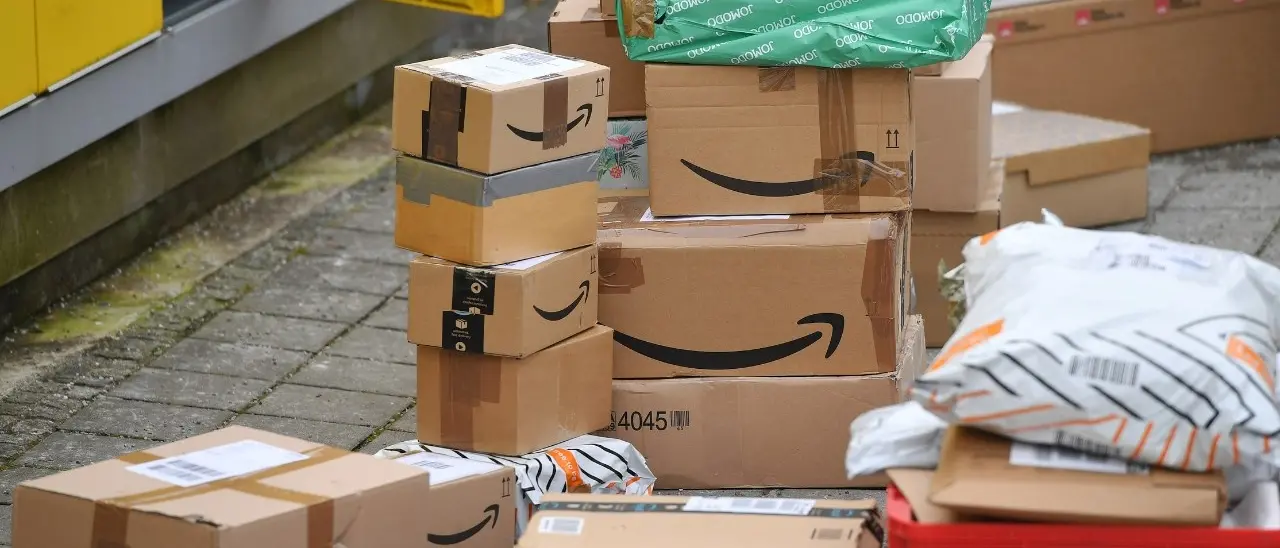Amazon, è finita la pacchia del reso facile: dal 26 aprile solo 14 giorni per restituire quanto acquistato