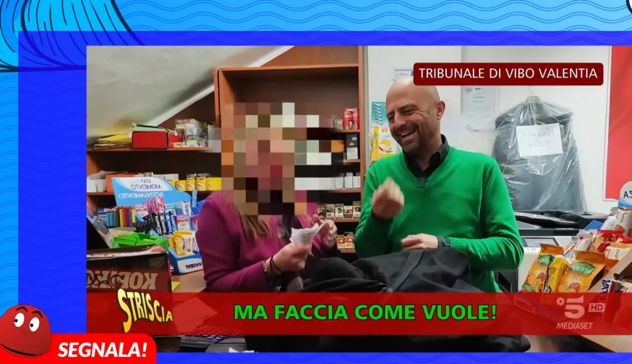 Fotocopie “in nero” nei tribunali, Striscia la notizia fa tappa a Vibo Valentia