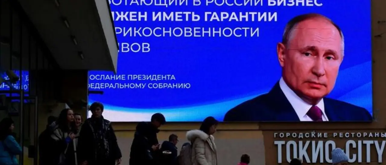 Elezioni in Russia: razzi ucraini, bombe e inchiostro nelle urne per protesta. Raid di Mosca a Odessa: almeno 20 morti