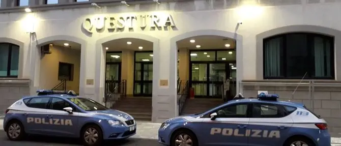 Rapina a Reggio Calabria, minaccia il tabaccaio con un taglierino e si fa consegnare l’incasso: arrestato un 42enne