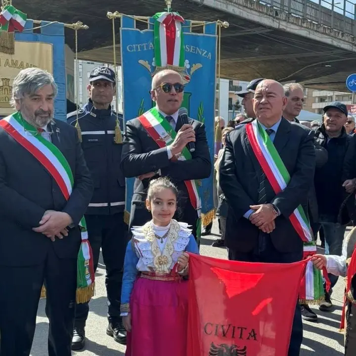 Cosenza, inaugurata la Fiera di San Giuseppe. Caruso tra gli stand con i sindaci di Amantea e Civita