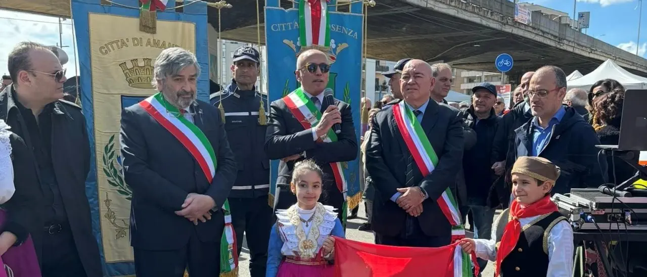 Cosenza, inaugurata la Fiera di San Giuseppe. Caruso tra gli stand con i sindaci di Amantea e Civita