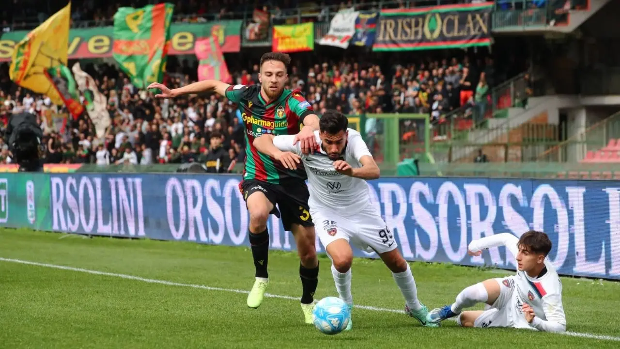 Ternana-Cosenza, si è spenta la luce rossoblù: il gran gol di Pereiro vale il definitivo 1-0