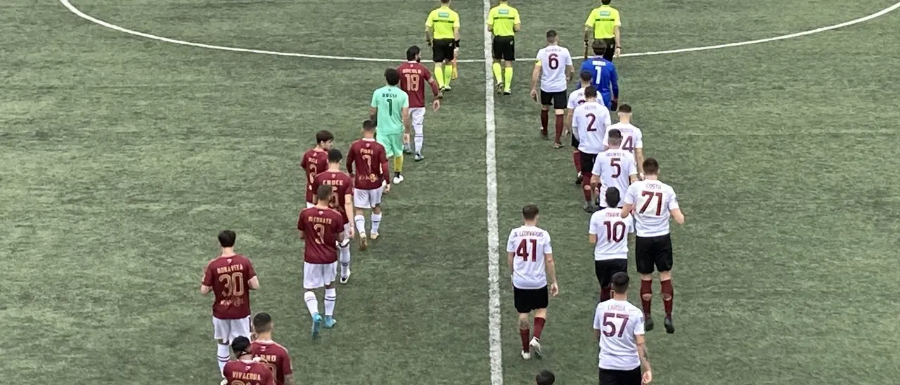 Locri - Real Casalnuovo, i padroni di casa partono in svantaggio e poi ribaltano ma finisce 2 a 2