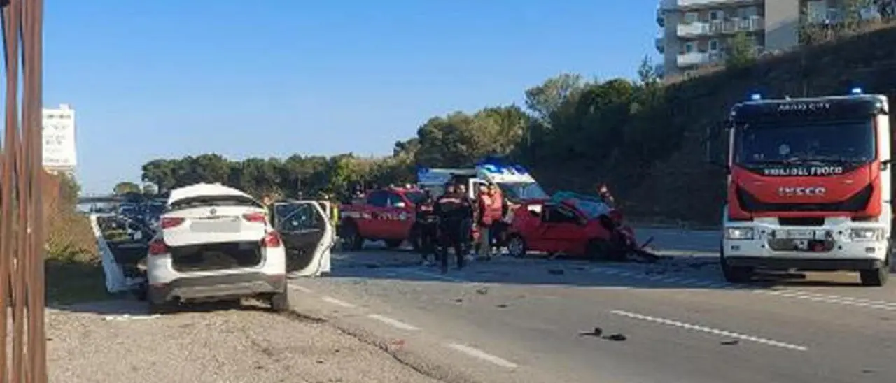 Scontro frontale in Puglia sulla statale della morte: perdono la vita nell’incidente tre giovani calabresi - I NOMI