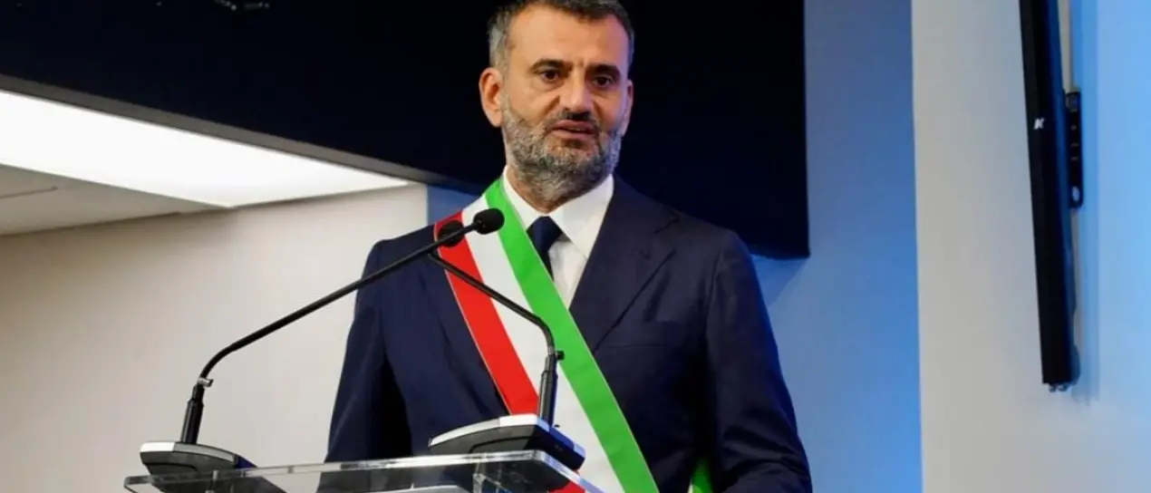 Avviato l’iter per sciogliere il Comune di Bari per mafia, il sindaco Decaro: «Atto di guerra»
