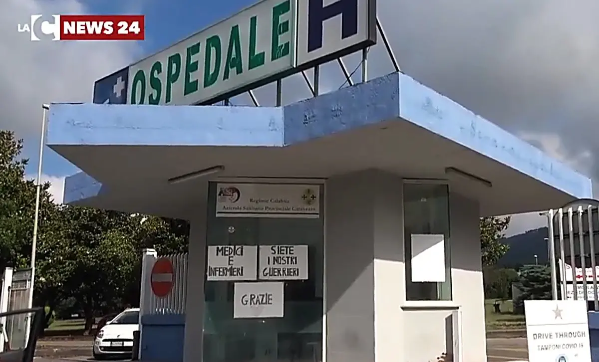 L’ospedale di Lamezia ridotto ad ambulatorio ma Forza Italia evita critiche a Occhiuto: Mascaro pensa già alle Comunali 2025