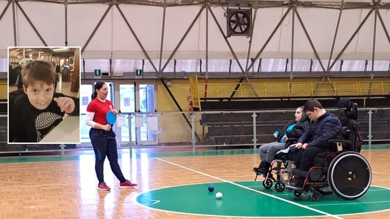 Gioia Tauro, la mamma che allena i ragazzi disabili nel ricordo del figlio: la boccia paralimpica come mezzo d’inclusione