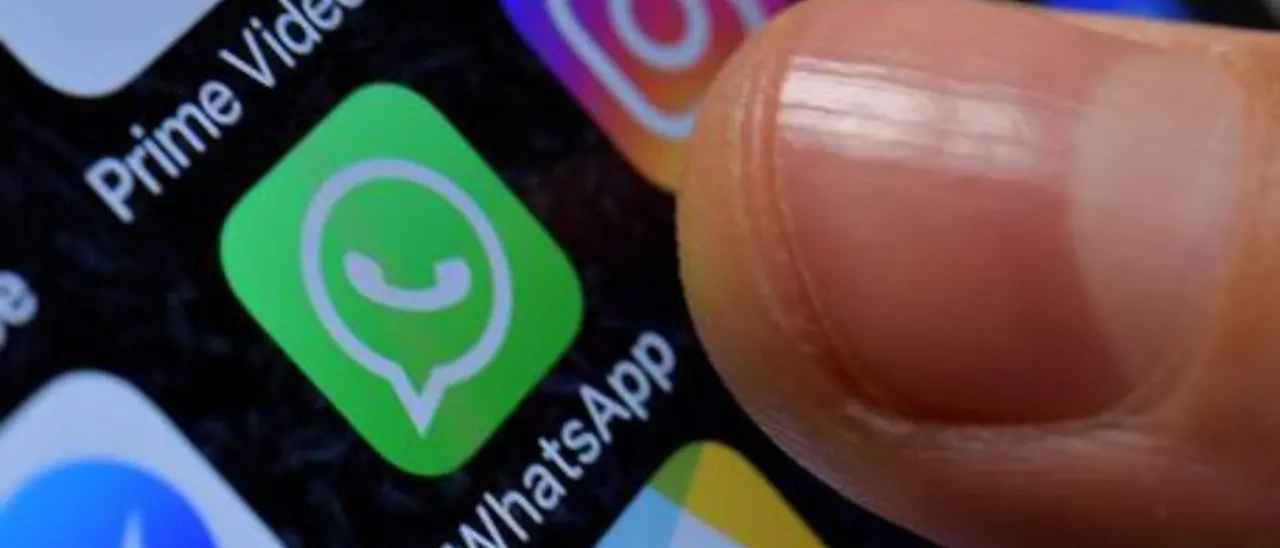 Napoli, discussione sul gruppo WhatsApp delle mamme finisce in rissa: 7 denunce