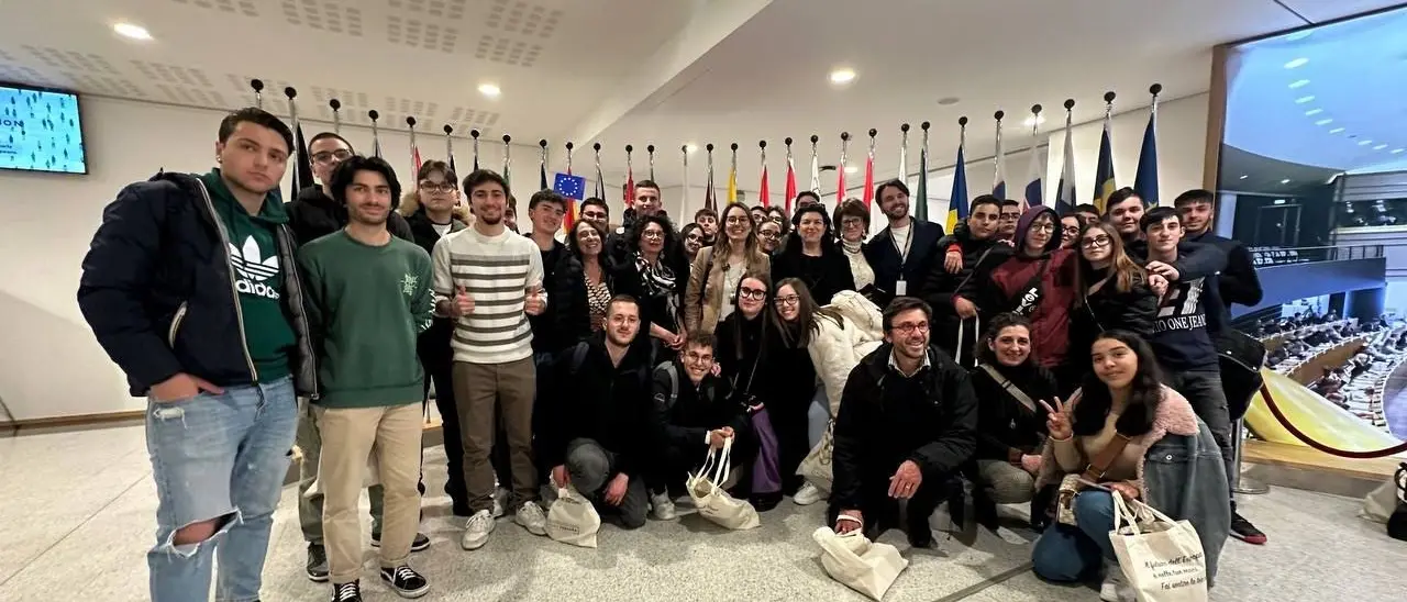 Studenti calabresi in visita a Bruxelles per l’iniziativa la Scuola entra al Parlamento