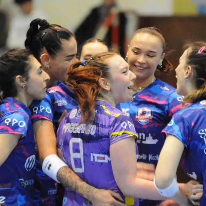 Pallavolo Crotone, le pitagoriche vincono contro Terrasini e ipotecano la salvezza