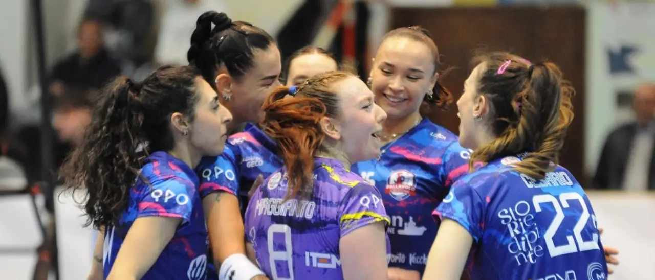 Pallavolo Crotone, le pitagoriche vincono contro Terrasini e ipotecano la salvezza