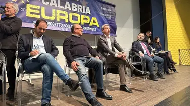 L’ex ministro Orlando a Cosenza insieme al sindaco Caruso: «L’autonomia differenziata indebolisce la Calabria»