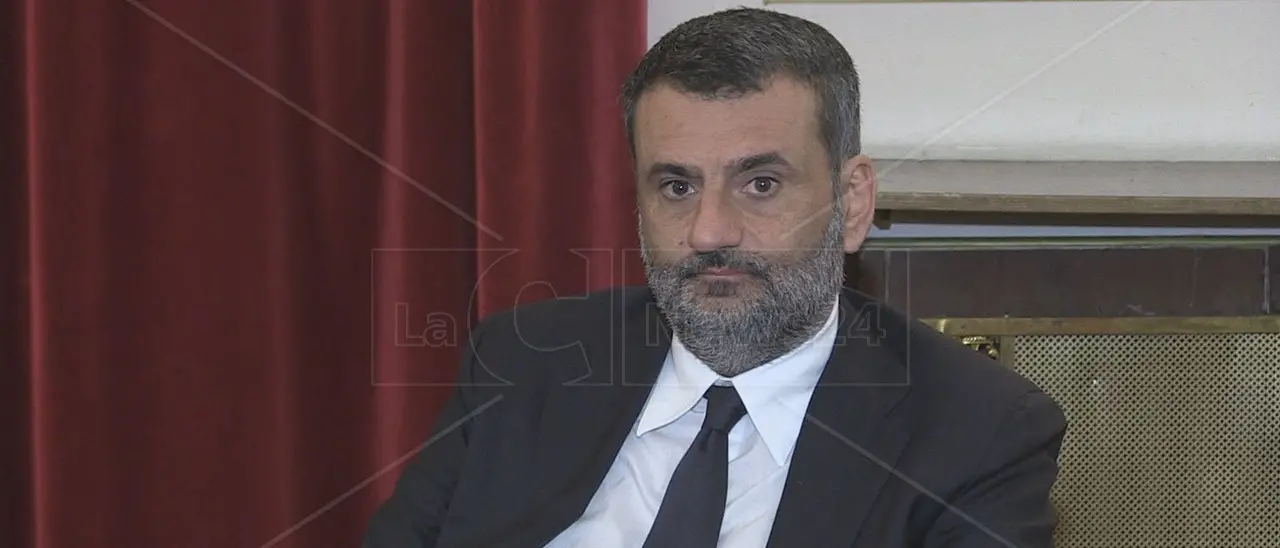 Solidarietà a Decaro da 17 presidenti di Consiglio comunale, ci sono anche Catanzaro e Crotone