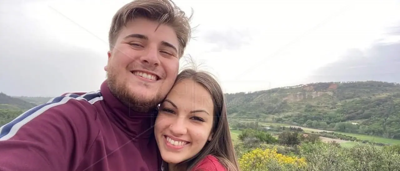 Coppia di infermieri salva la vita a un giovane in arresto cardiaco nella metro a Milano, la ragazza è calabrese