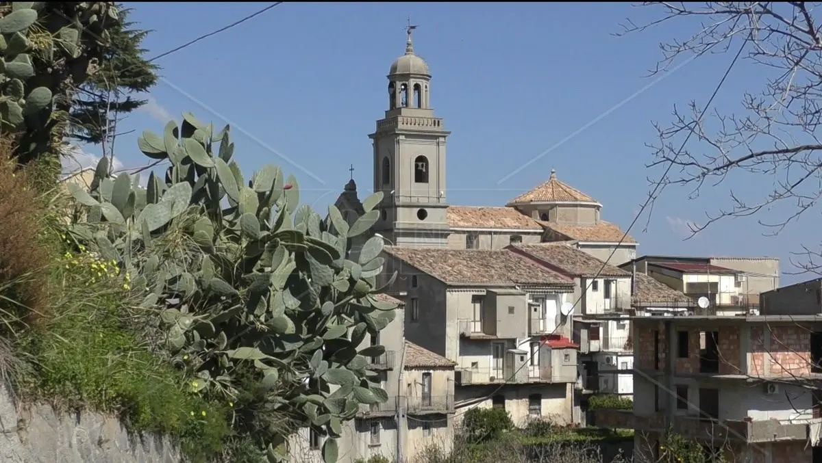 Giornate Fai, alla scoperta di Santa Caterina dello Ionio: l’attacco dei pirati, i castelli e le chiese