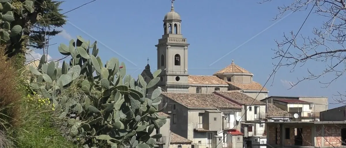 Giornate Fai, alla scoperta di Santa Caterina dello Ionio: l’attacco dei pirati, i castelli e le chiese