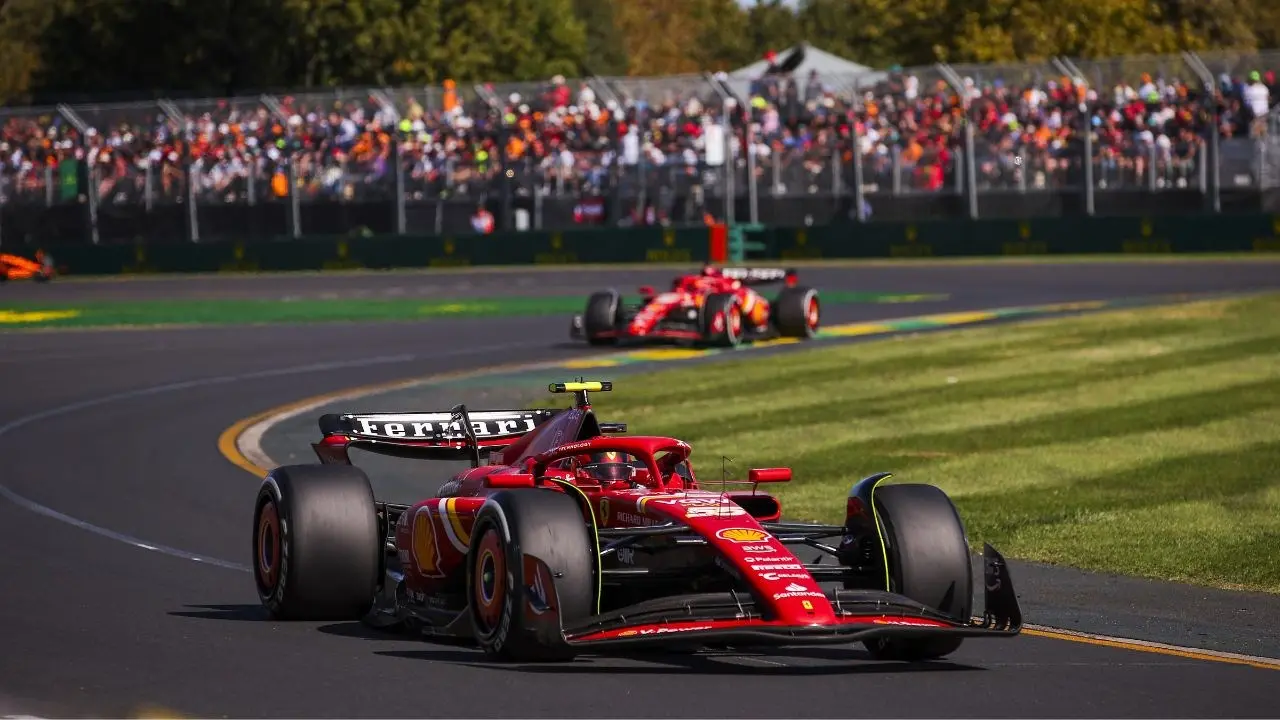 Formula Uno, doppietta Ferrari in Australia: vince Sainz davanti a Leclerc