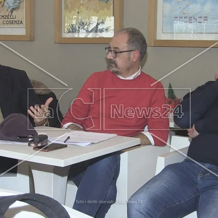 Il Pd di Cosenza chiede l’espulsione dei tre dissidenti Tinto, Graziadio e Trecroci