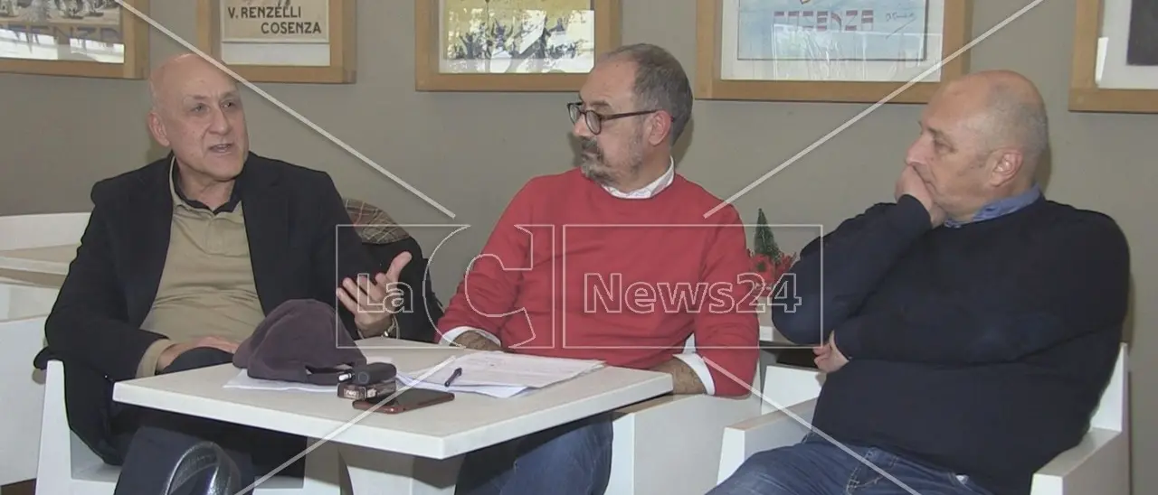 Il Pd di Cosenza chiede l’espulsione dei tre dissidenti Tinto, Graziadio e Trecroci
