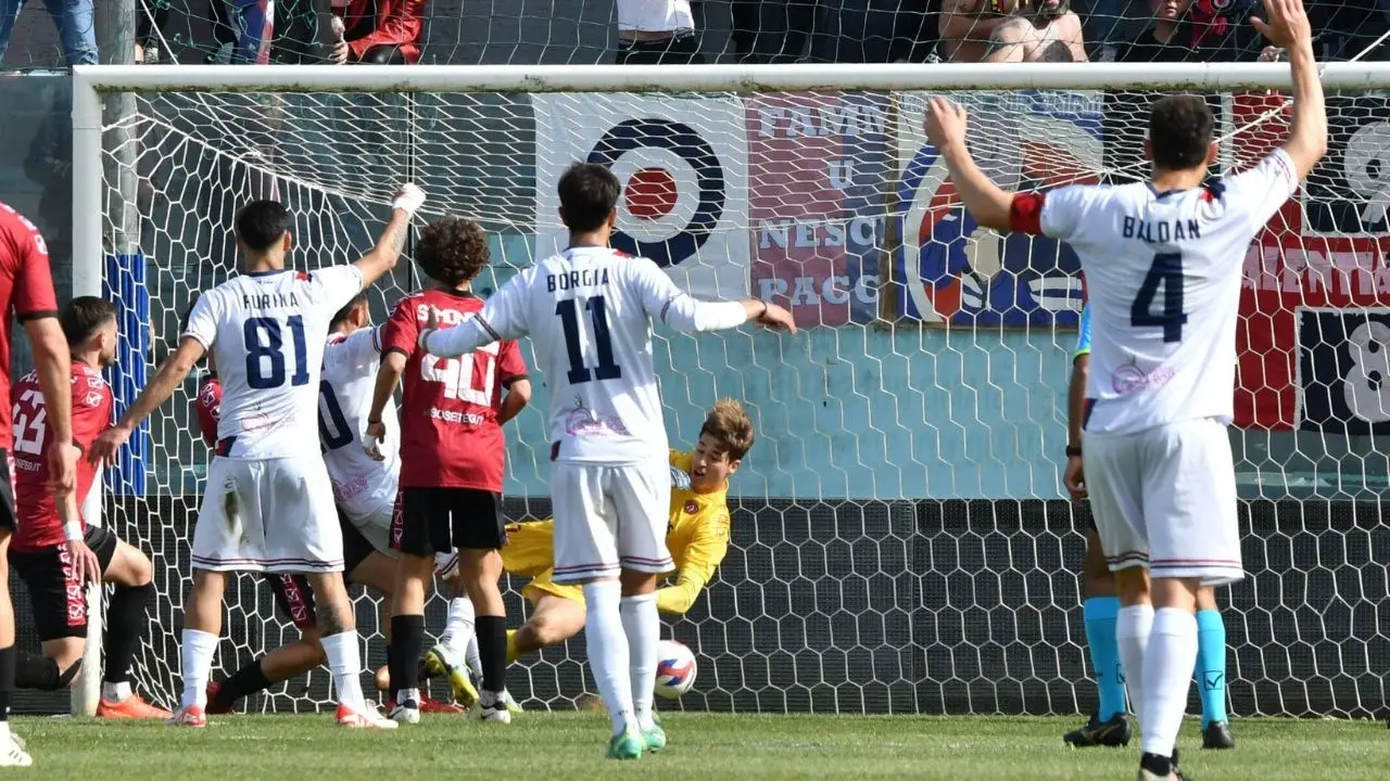 Serie D, Vibonese-Lfa Reggio Calabria, i rossoblù fanno loro il derby calabrese: al Razza finisce 1-0