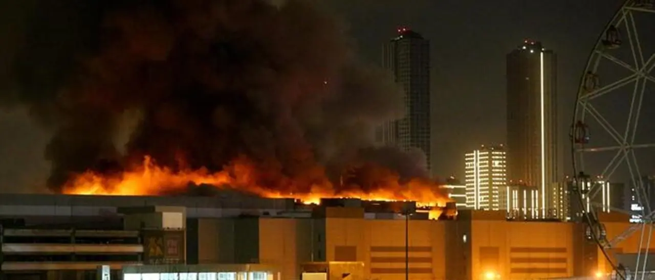 Attentato a Mosca, le accuse della Russia: «Dietro ci sono Ucraina, Usa e Gb. Ci saranno rappresaglie»