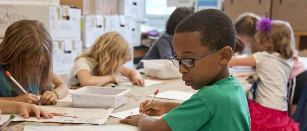 Salvini e Valditara vogliono le quote per gli alunni stranieri? E allora anche nei campi ci sia almeno il 30% di italiani