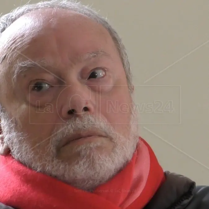 Disabile s’indebita per pagarsi l’assistenza, gli amici creano un comitato per aiutarlo: «L’alternativa per Mimmo è lasciarsi morire»