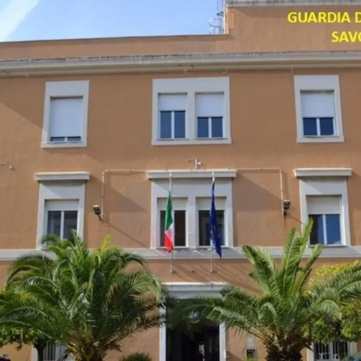 Truffa online da 80mila euro tra Crotone e Savona: 26enne arrestato