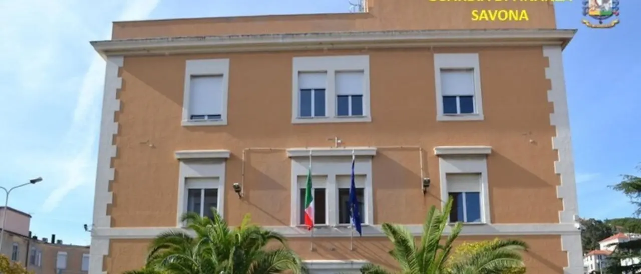 Truffa online da 80mila euro tra Crotone e Savona: 26enne arrestato