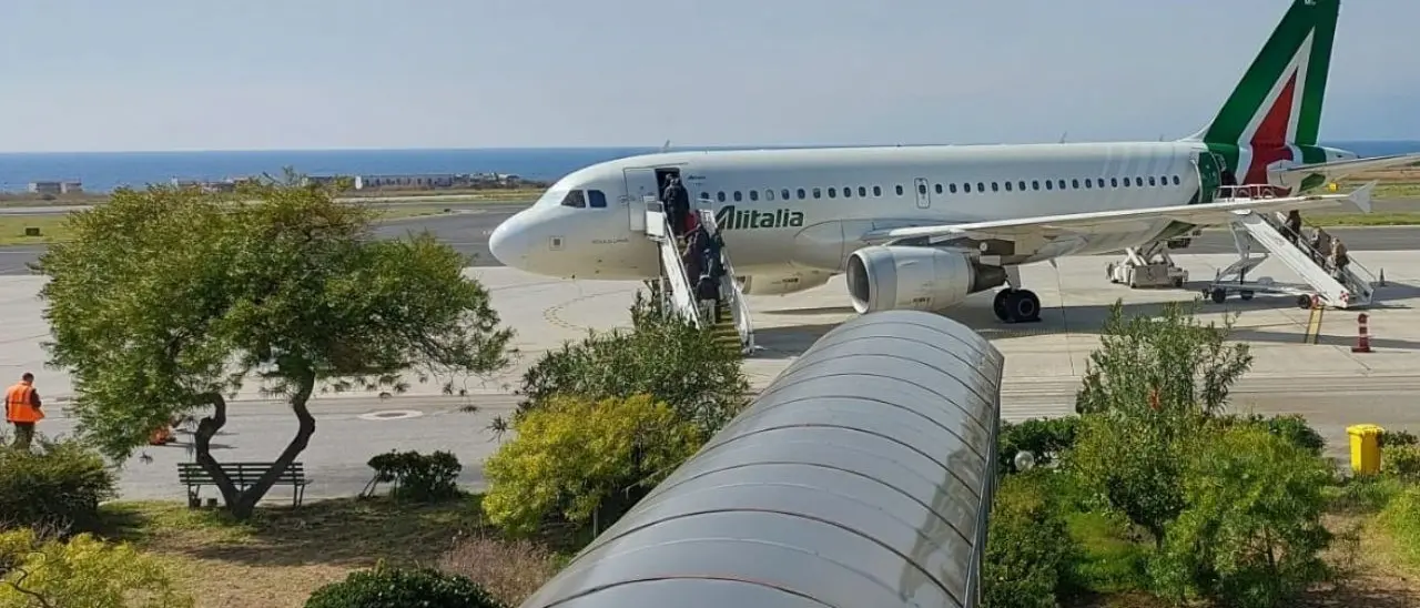 Reggio Calabria, l’aeroporto chiude due giorni per lavori: cancellati 4 voli da e per Roma