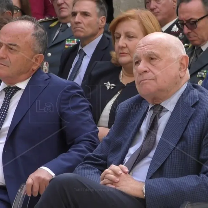 Nordio contrario all’alcoltest per i politici proposto da Gratteri: «Senza prosecco potrei dimettermi»