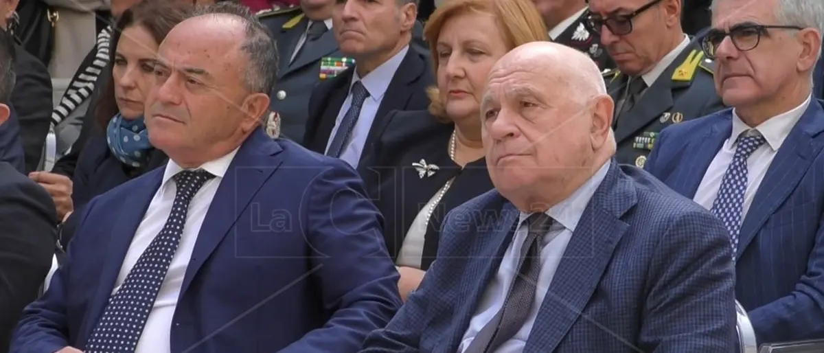 Nordio contrario all’alcoltest per i politici proposto da Gratteri: «Senza prosecco potrei dimettermi»