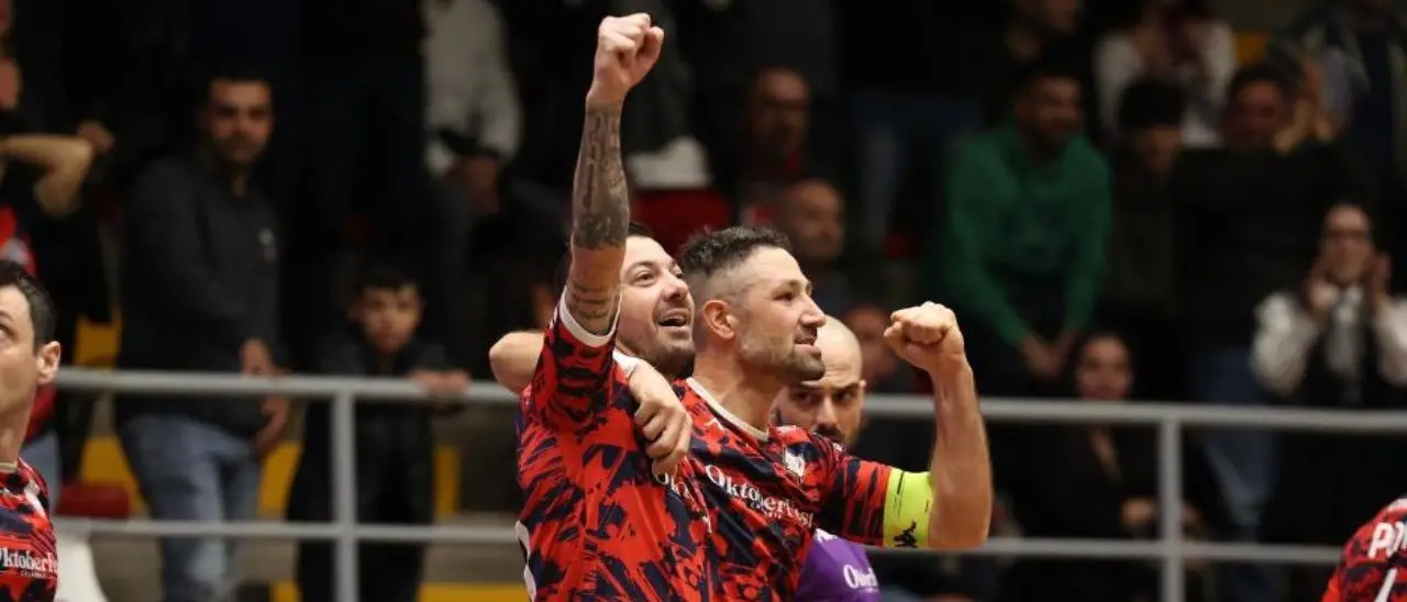 Serie A di calcio a 5, la Pirossigeno Cosenza brilla e batte 8-4 il Pomezia: scatto salvezza dei lupi