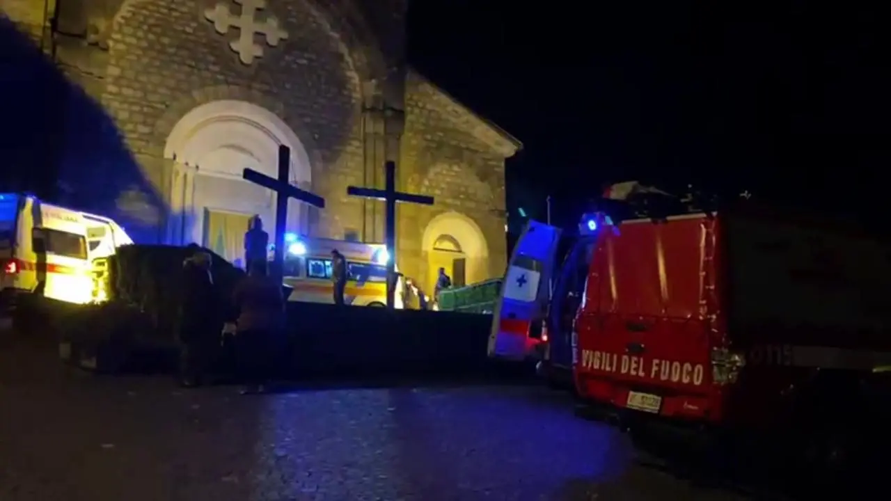 Fuga di gas in una chiesa durante la messa di Pasqua, 40 intossicati nel Torinese